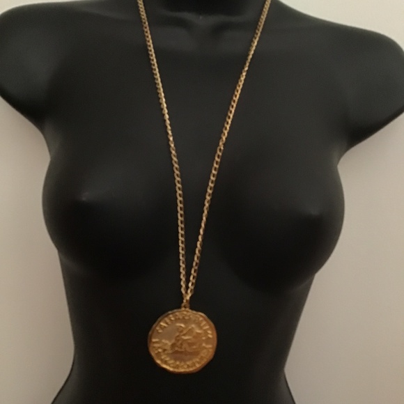 Caesars Palace Vintage Gold Medallions - Picture 2 of 4